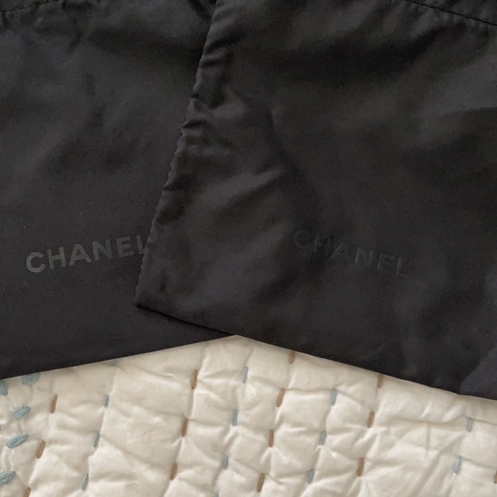 Chanel Gift/Makeup Pouch - Picture 3 of 3